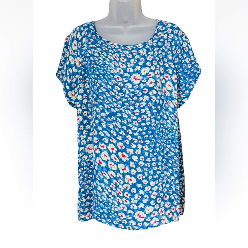 CAbi #299 Women's L Blue Floral Blouse Crossover Back Lightweight Button Detail